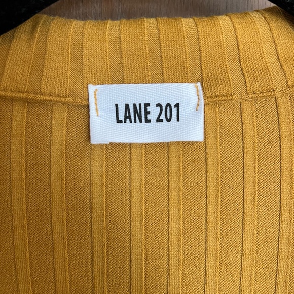 Twist Top - Picture 4 of 4